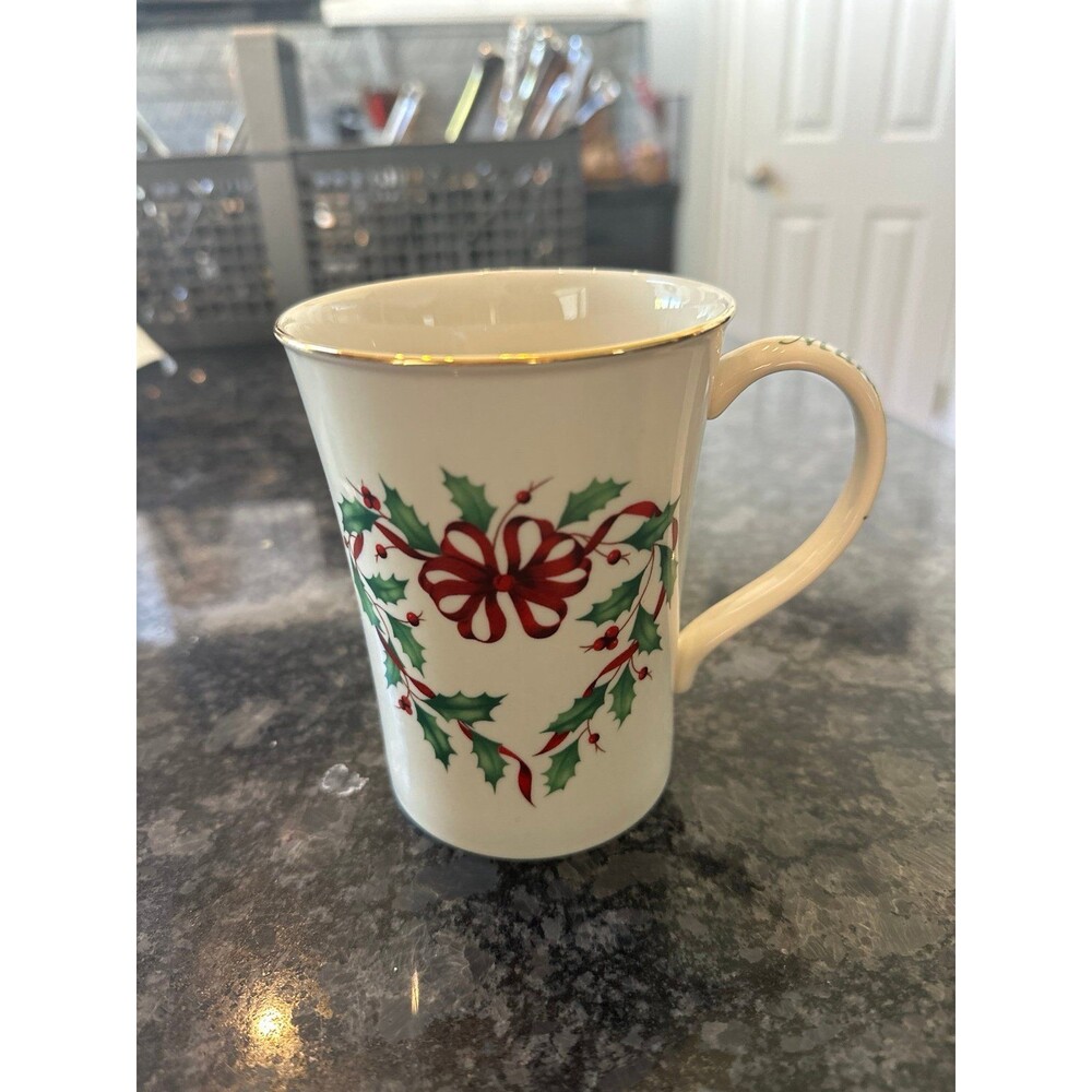 Lenox holiday mug says make merry